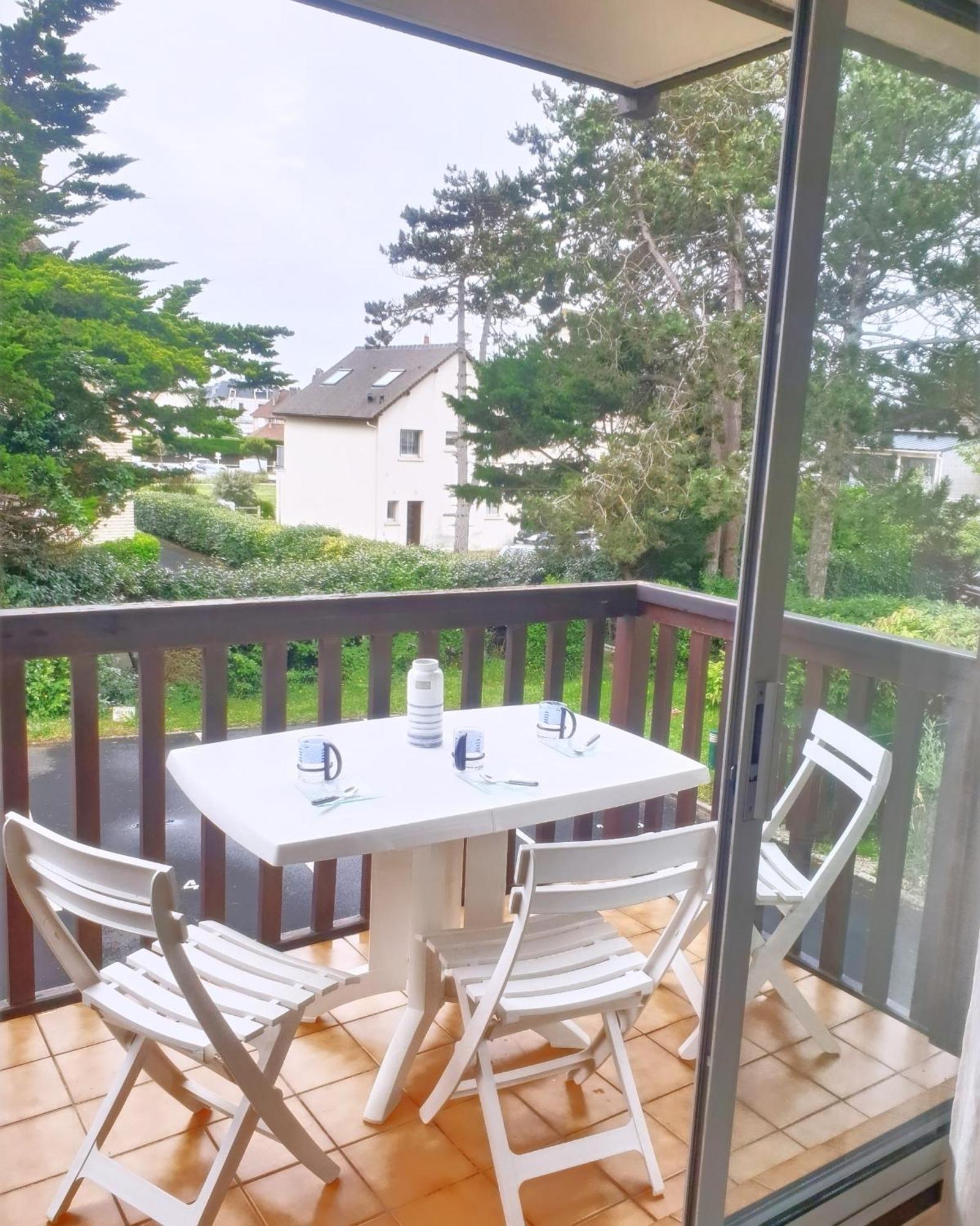 Studio Front De Mer Merville-Franceville-Plage Bagian luar foto